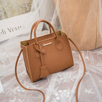 Stylish Crossbody Bag – Modern One-Shoulder Messenger Design